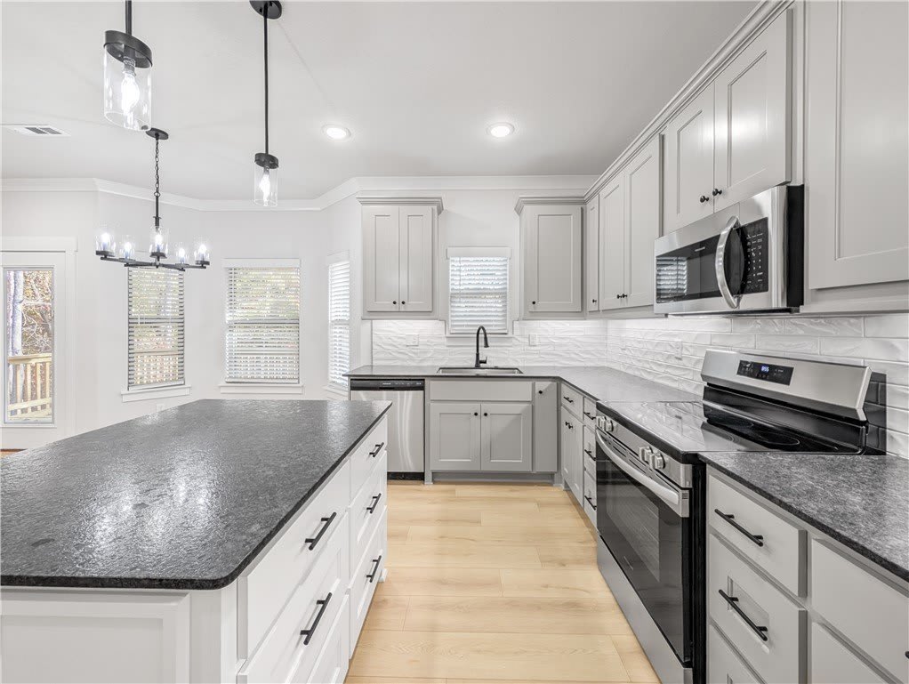 100 Selkirk Drive – photo 4