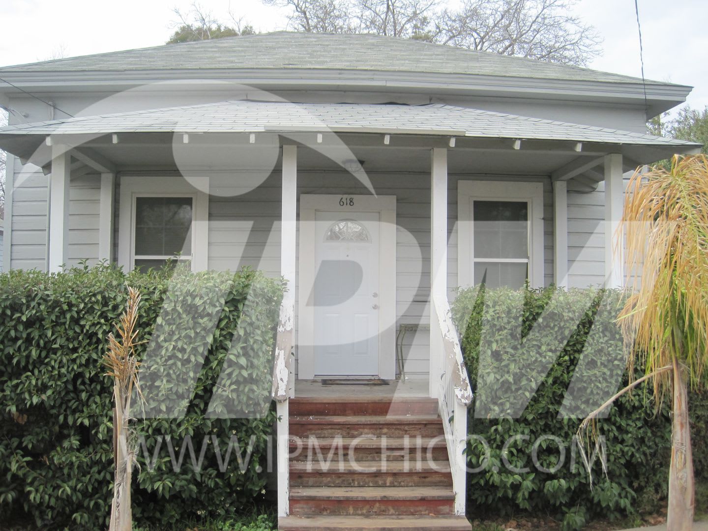 Classic 3 bedroom 2 bathroom home! Half off first month rent** – photo 2
