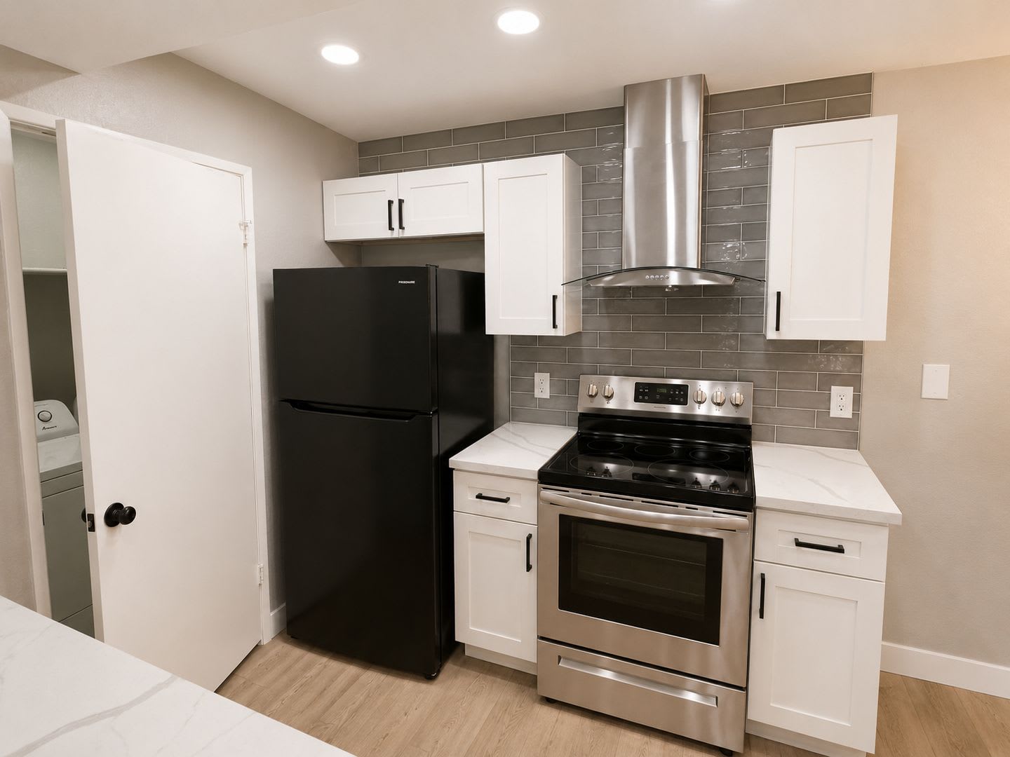 Truly Amazing 2nd floor unit. – photo 3