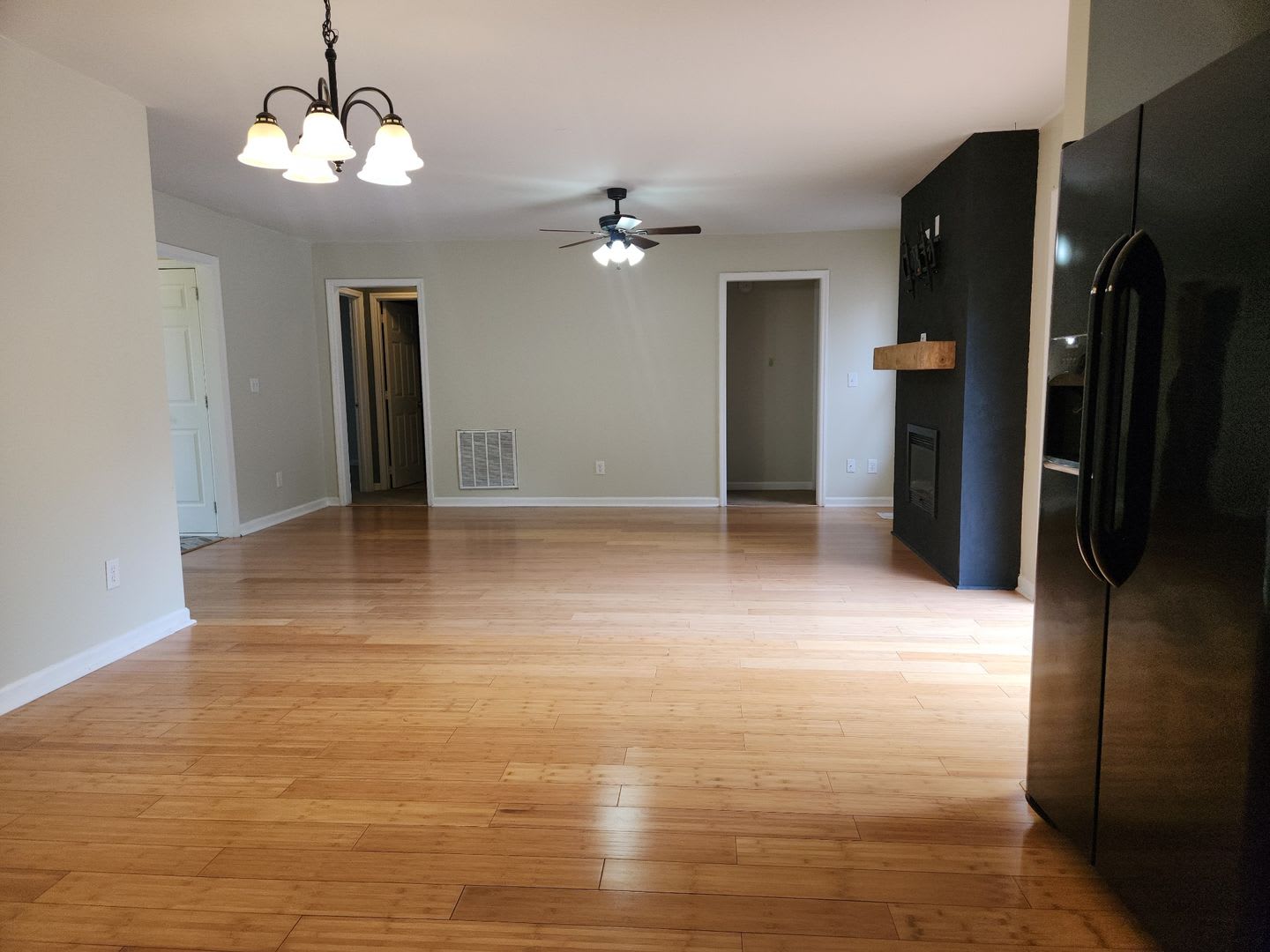 Updated 3 Bed / 2 Bath Ranch – Minutes to Fort Campbell & I-24! – photo 4