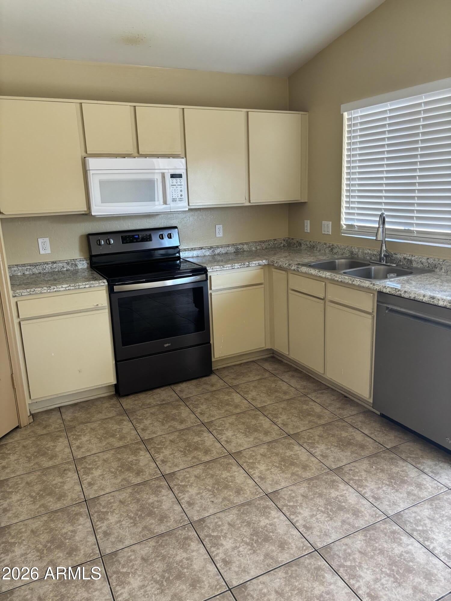 12625 W PARADISE Drive – photo 3
