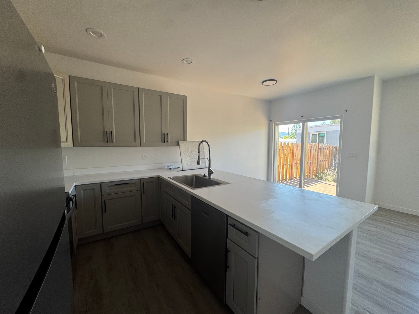 Modern 3 bedroom townhouse – photo 5