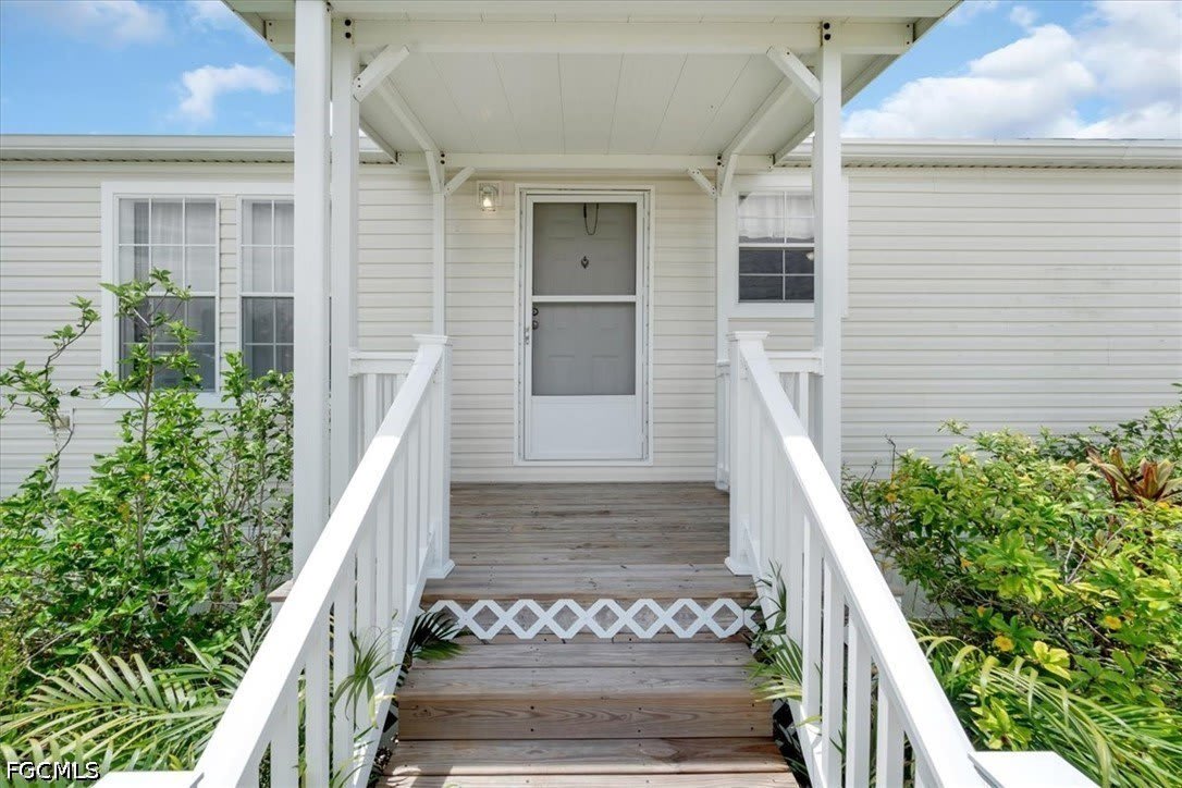 701 Coral Drive – photo 3