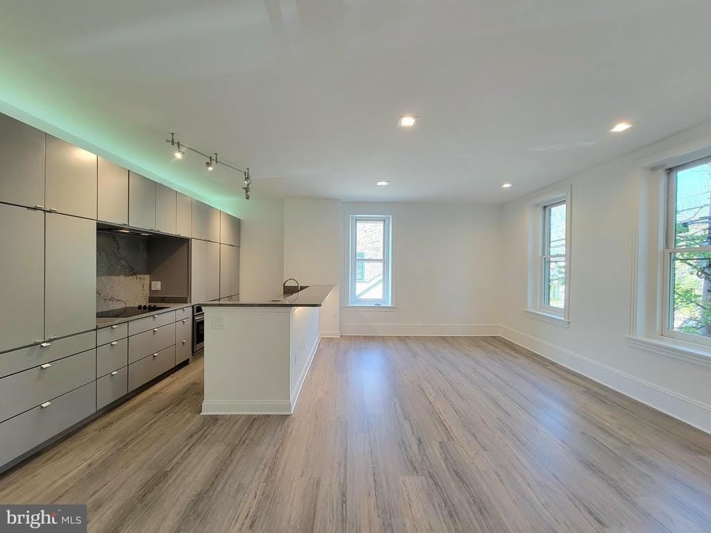 106-108 S STATE STREET – photo 2