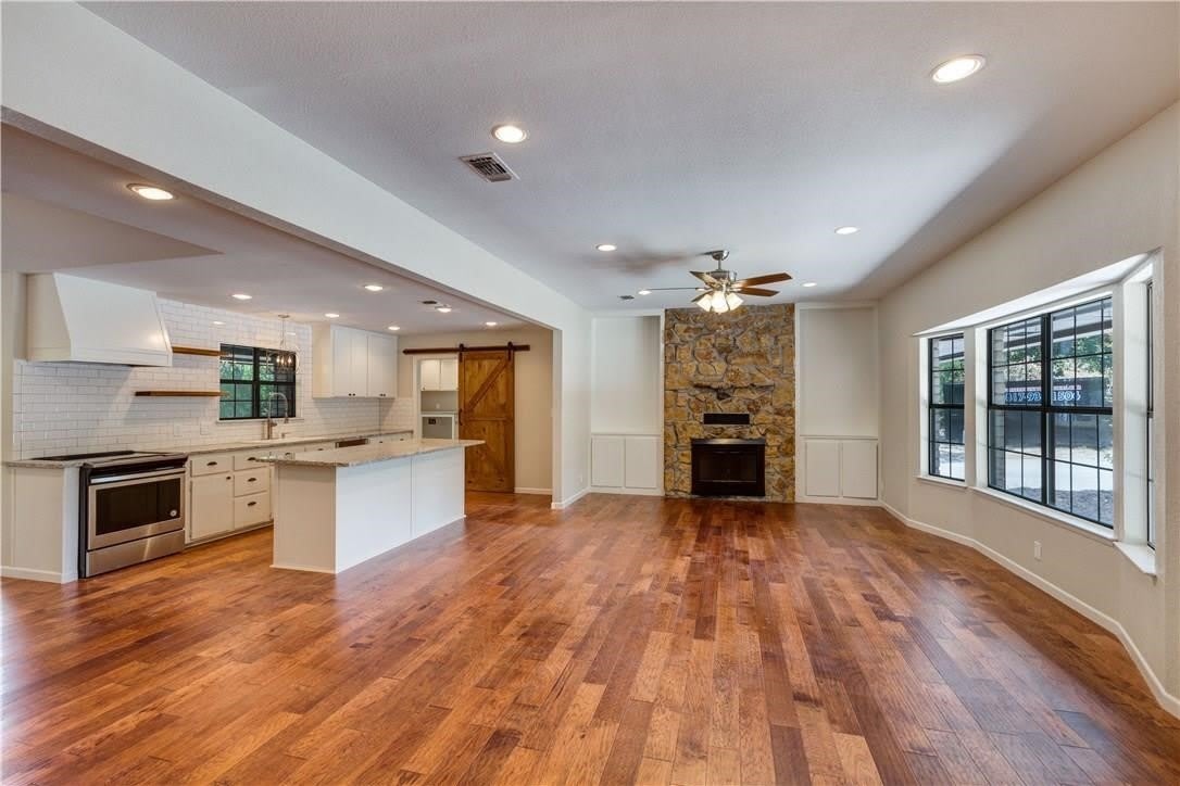 524 Sanders Road – photo 5