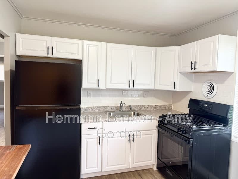 2247 Lovett Dr. – photo 2