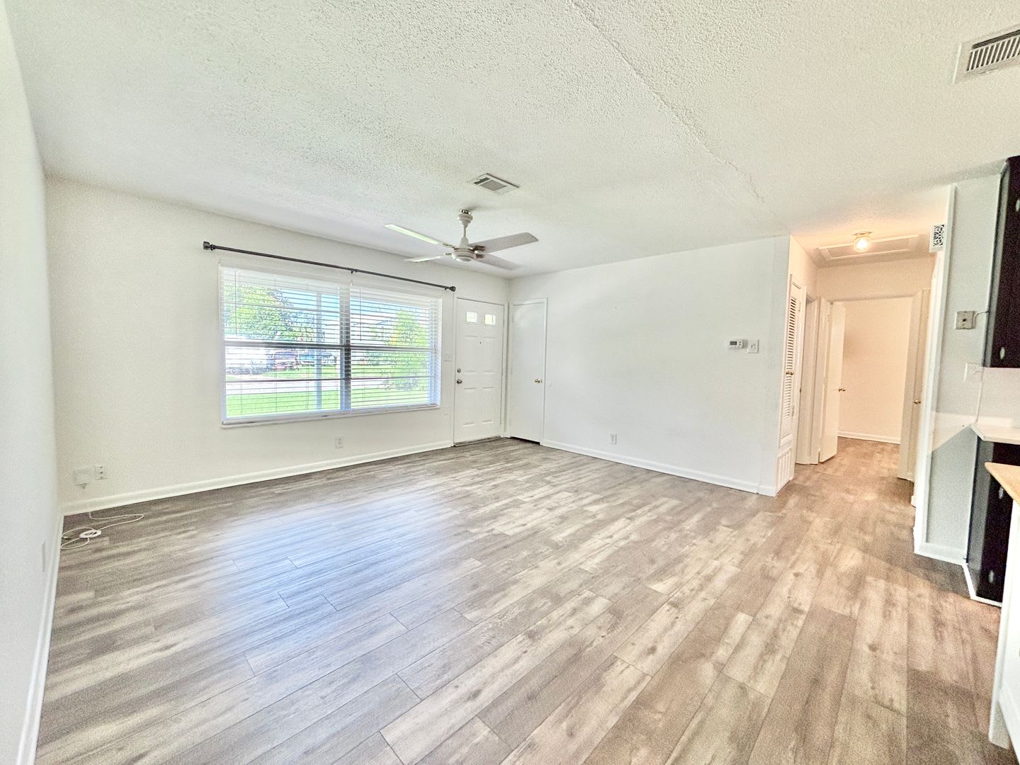 Charming 3-Bedroom Home – photo 4