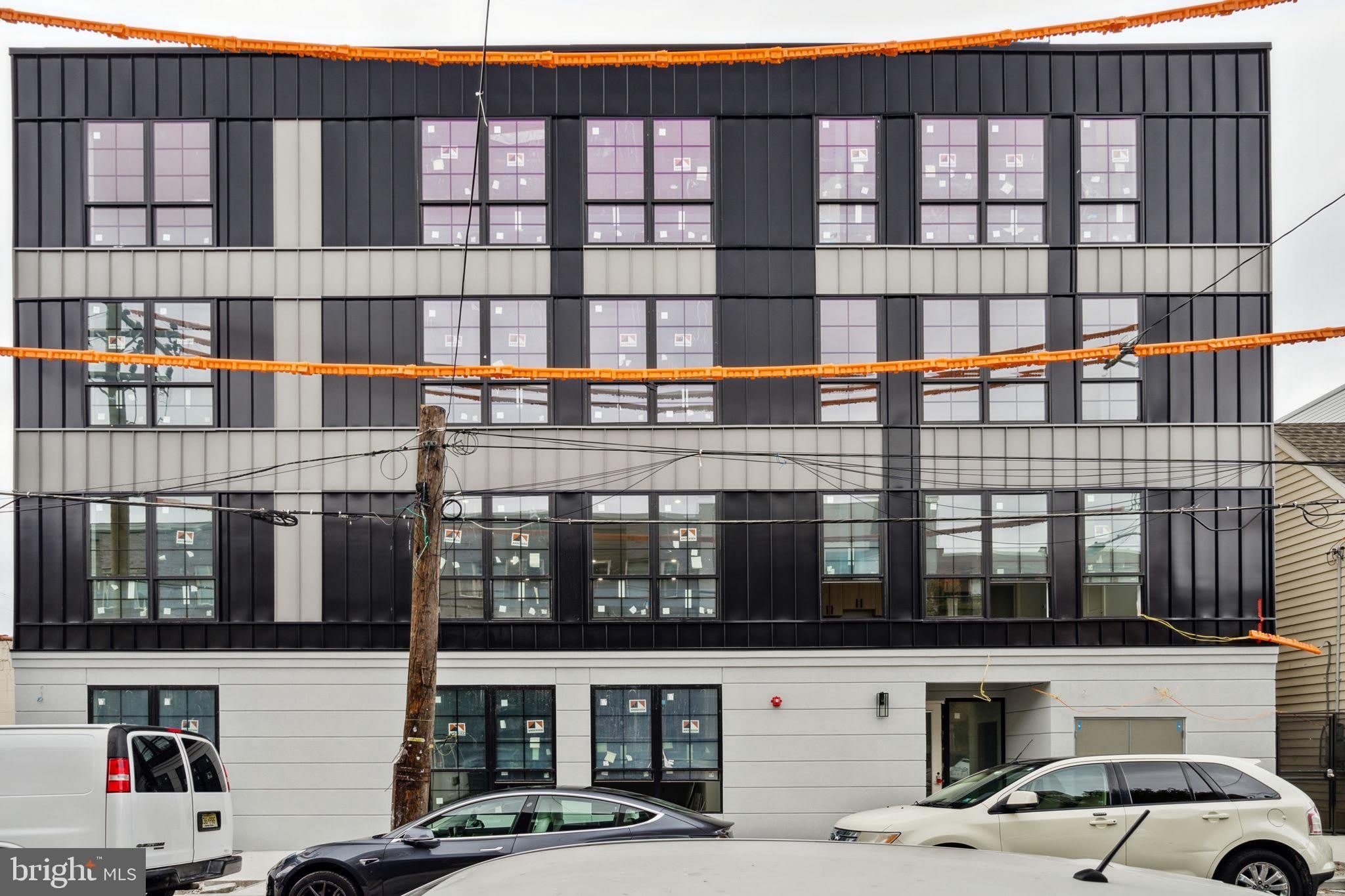 1112-16 E BERKS Street – photo 1