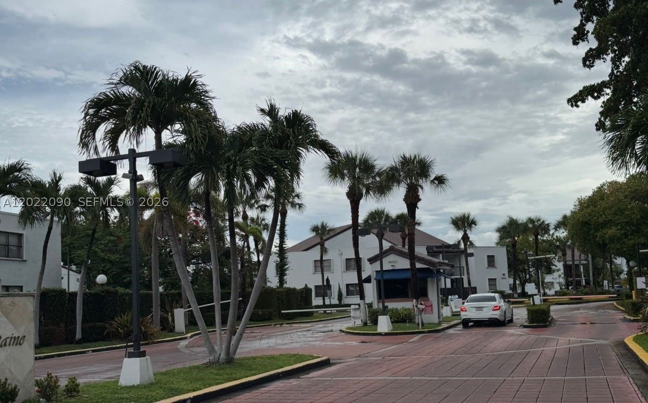 9443 Fontainebleau Blvd – photo 2