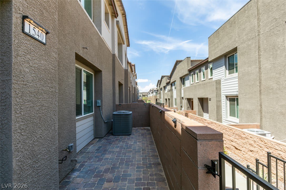 1540 Maya Crossing Avenue – photo 3