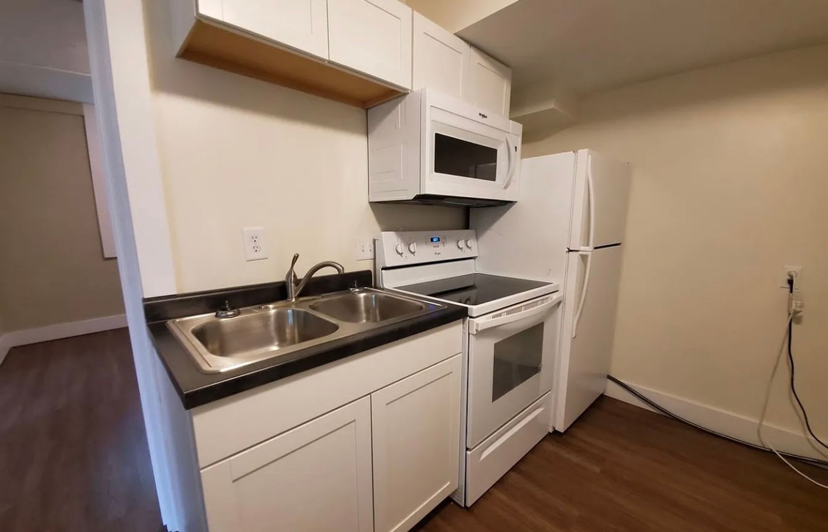 Spacious 6BR/3BA Home – Walk to IU Campus! – photo 5