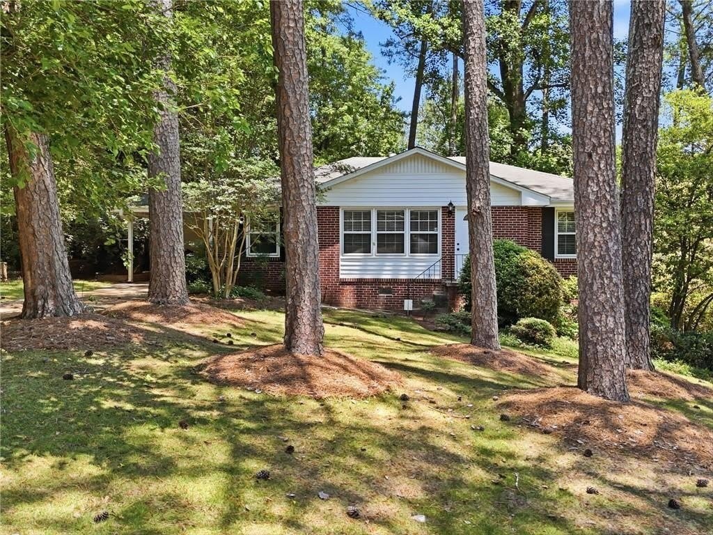 1111 N Valley Drive – photo 2