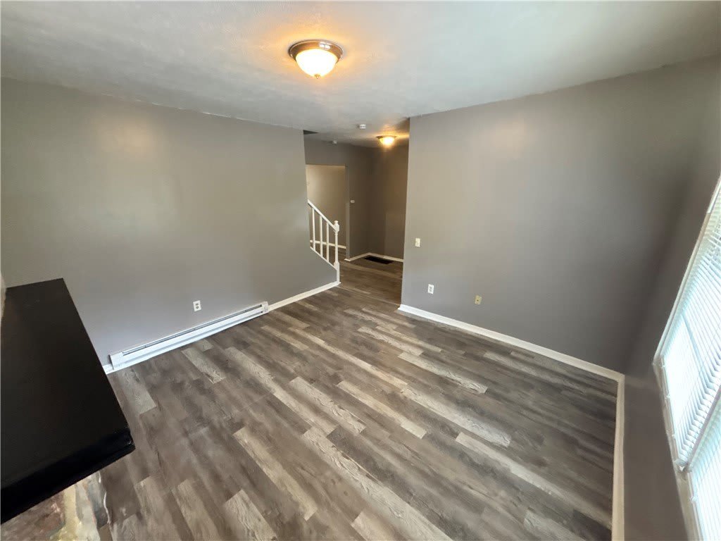 335 Cedarhurst St – photo 3