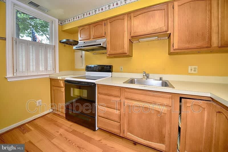 223 N. West St. – photo 3