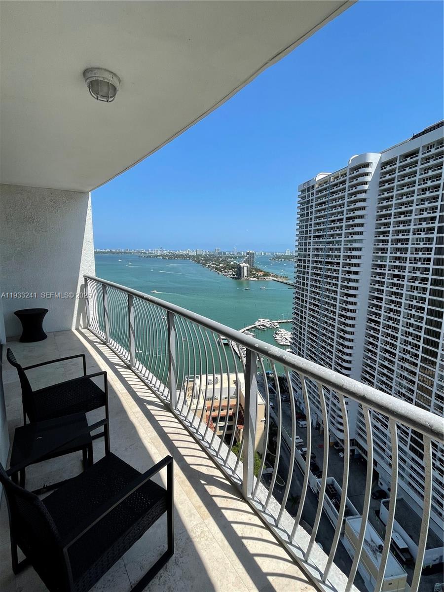 1750 N Bayshore Dr – photo 1
