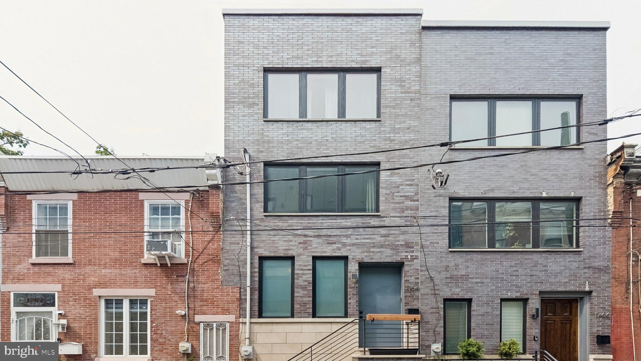 1764 WATERLOO Street – photo 1