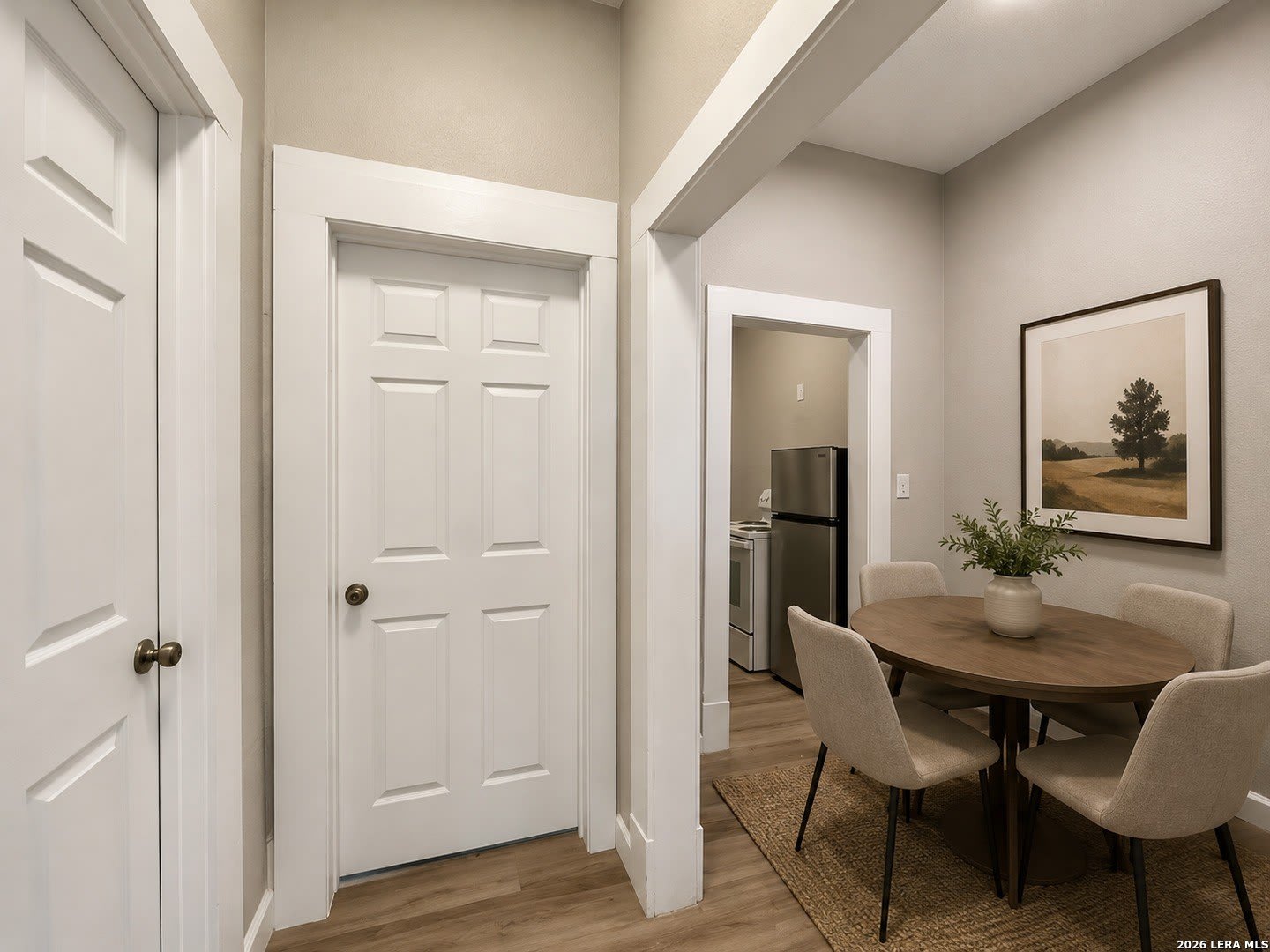 602 W Laurel St – photo 4