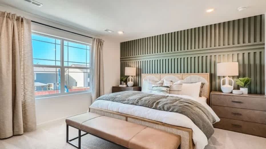 560 Aspen Ave – photo 2