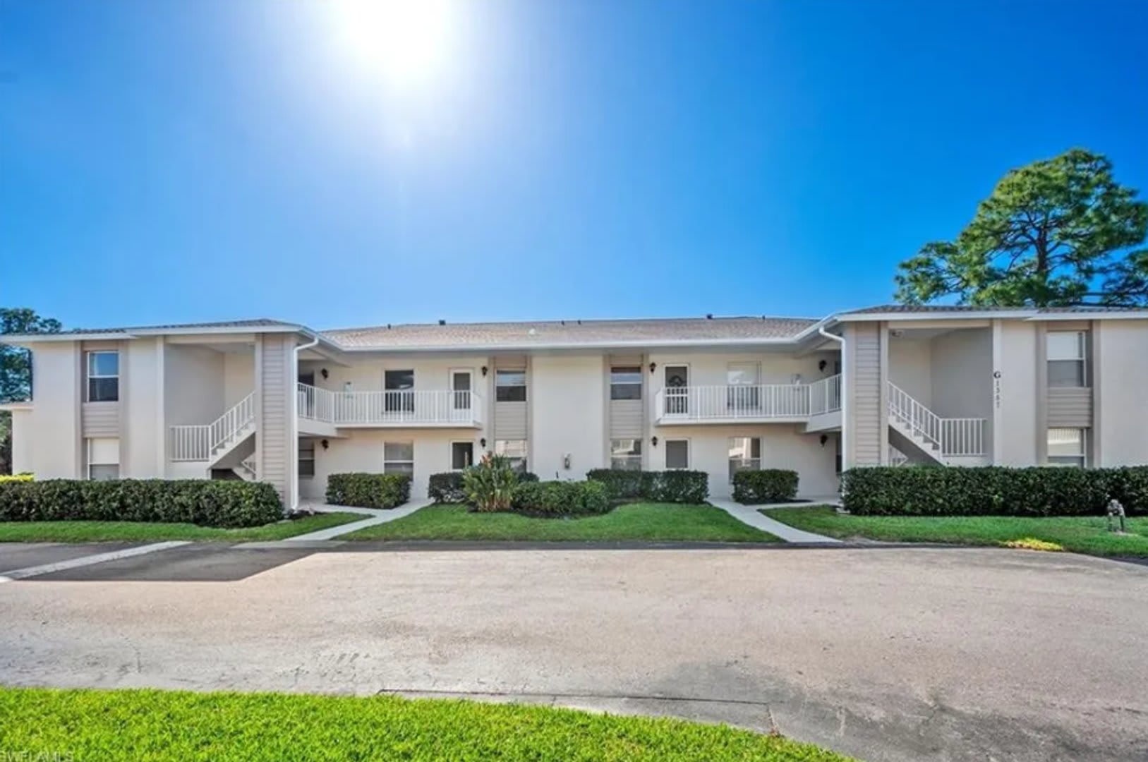 Charming 2 Bed 2 Bath Condo In Naples Waiving Move In Fee Crediting Back Application Fees If Approved – photo 1
