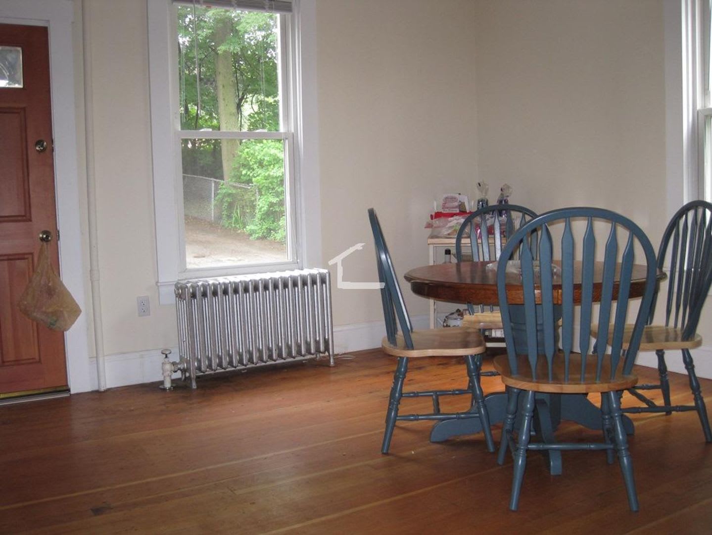 Nicely Renovated 4 Bed In Brighton With In Unit Laundry – photo 2