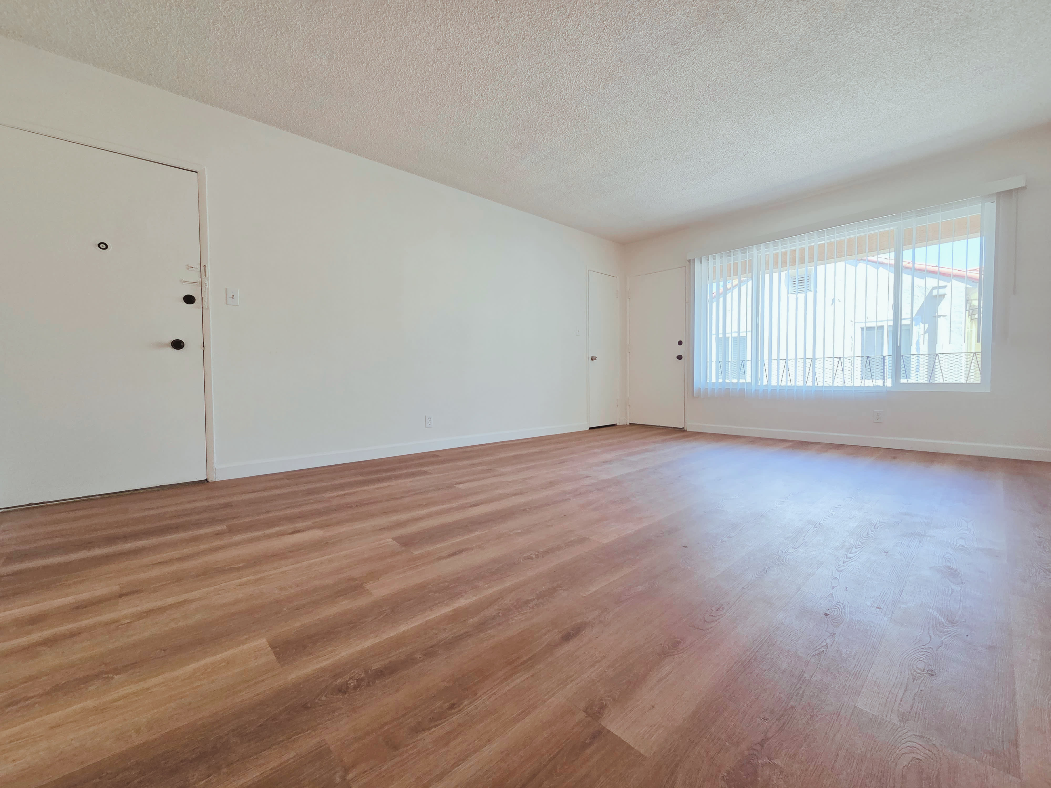 830 S Crenshaw Blvd – photo 1