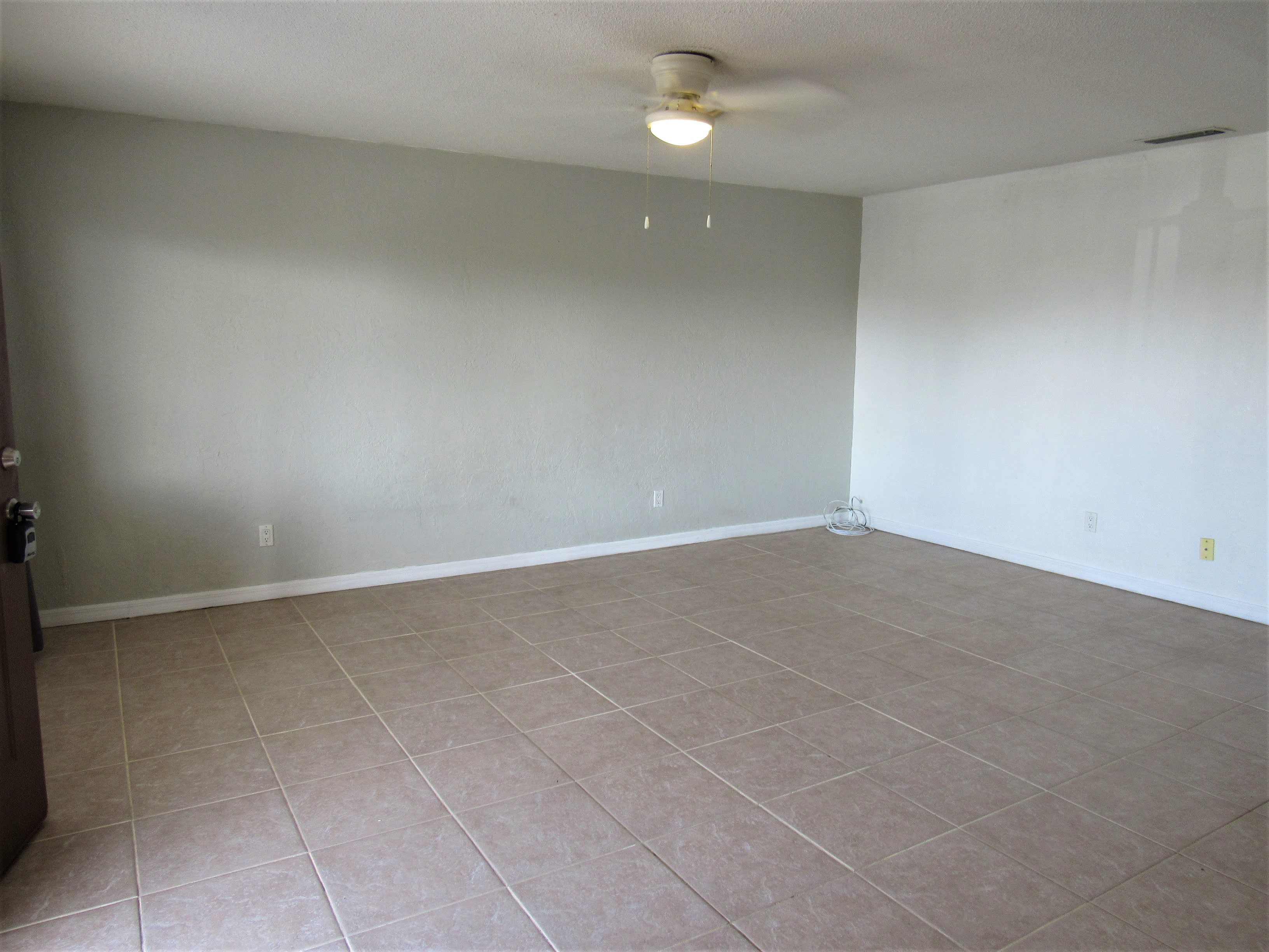 411 N Halifax Ave Apt 302 – photo 3