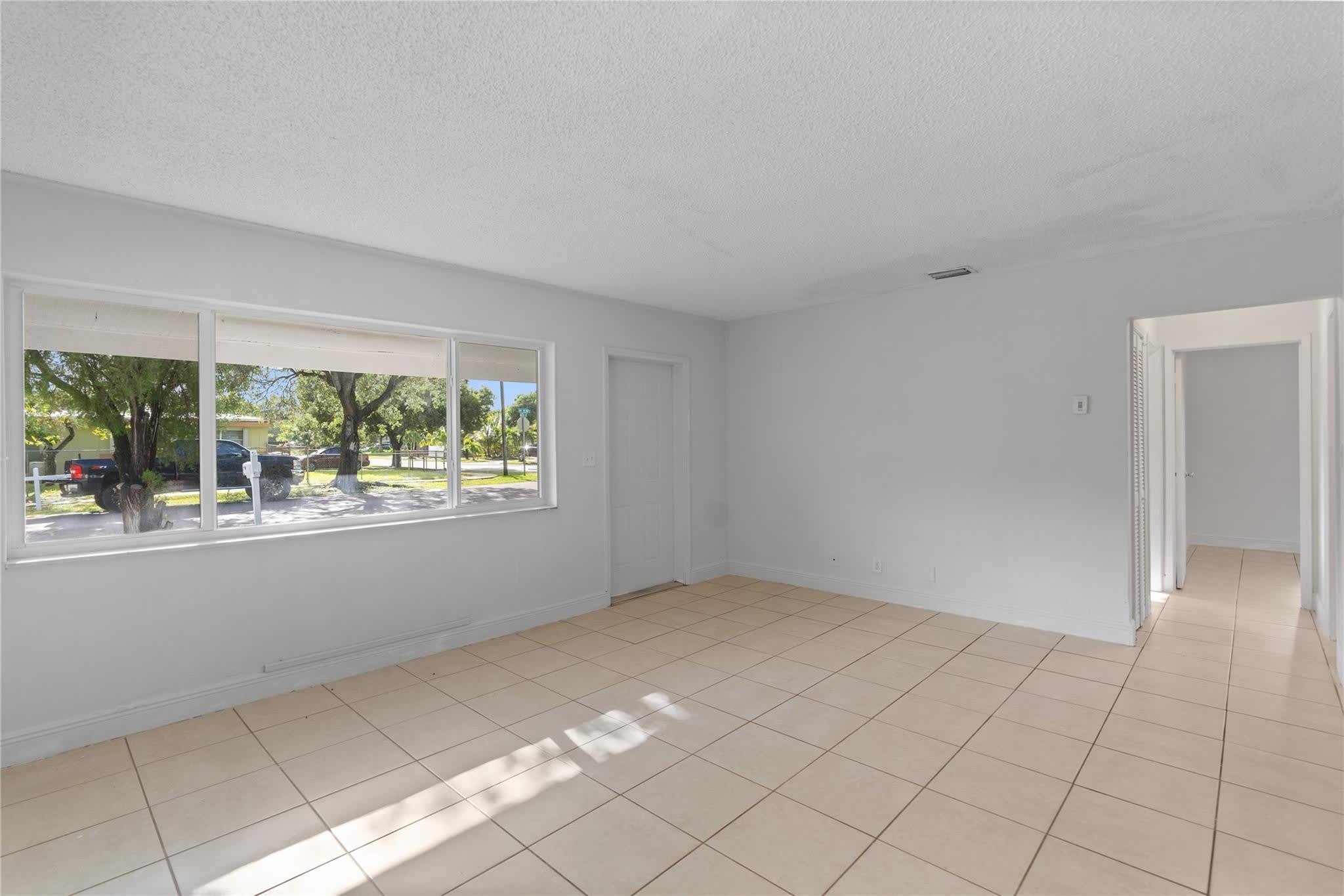2001 NW 14th Avenue – photo 3