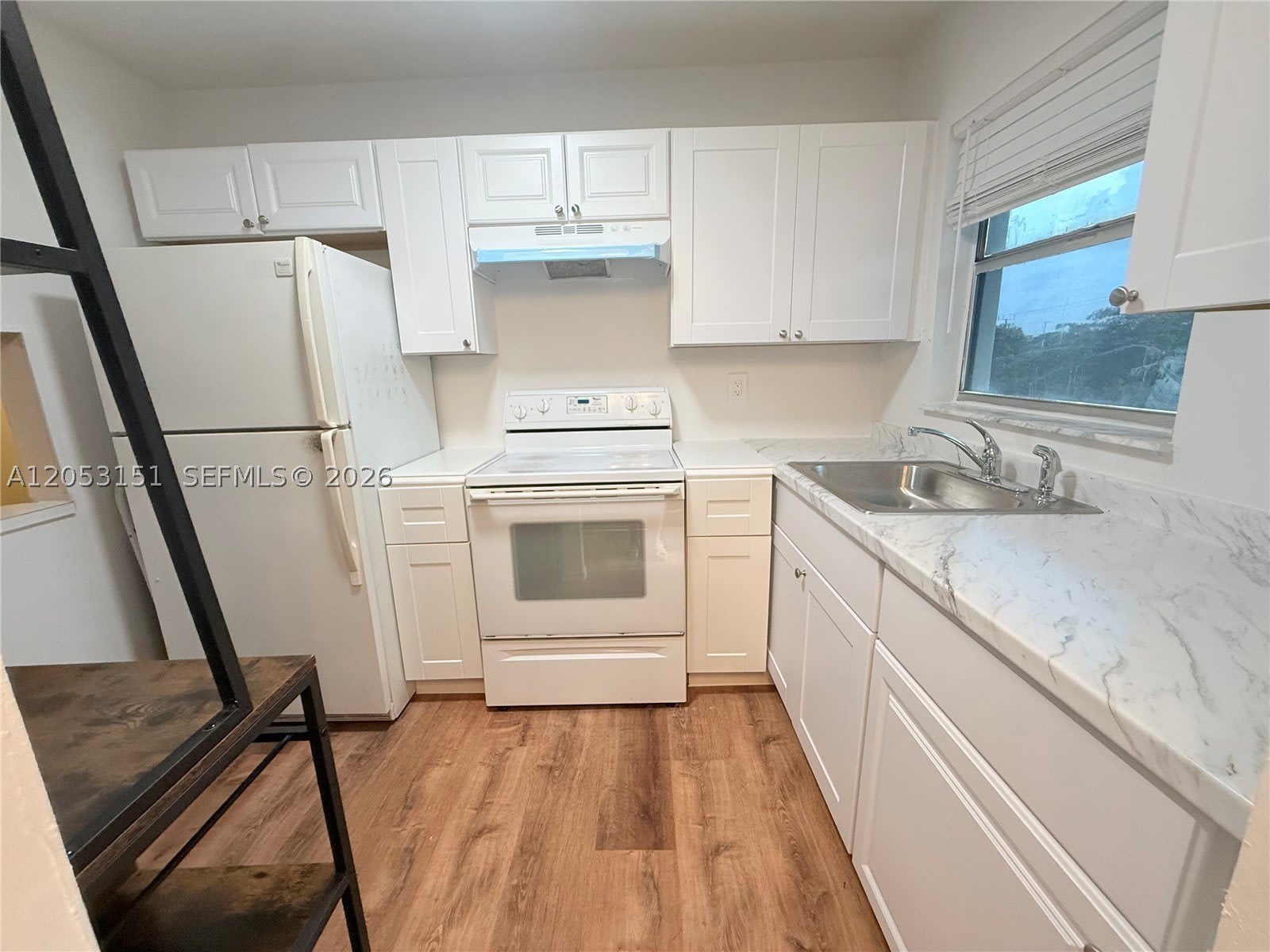 8590 Sunrise Lakes Blvd – photo 5