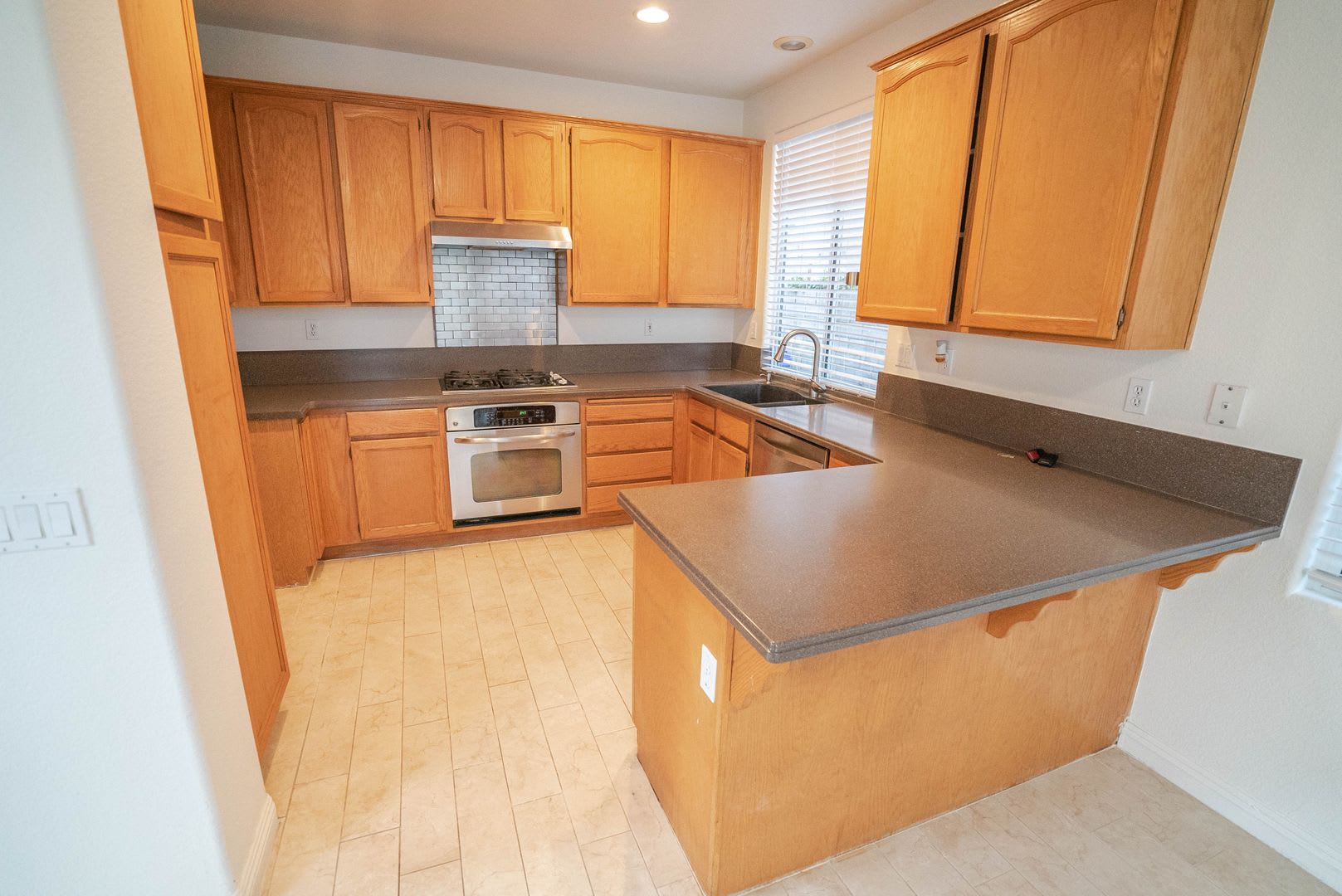 Stevenson Ranch 3 Bedroom Home for Rent! – photo 5