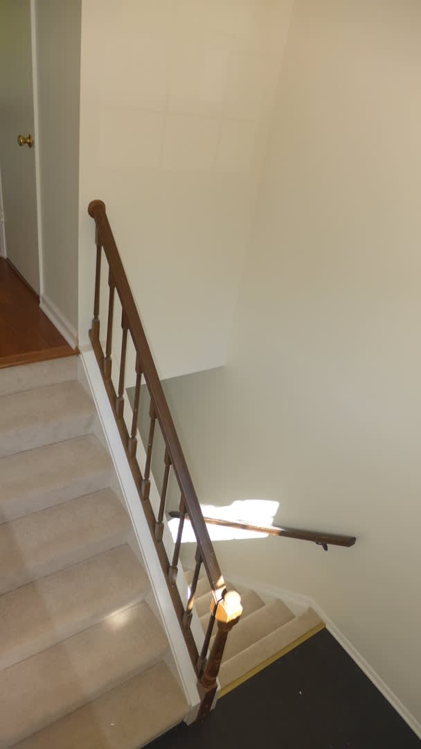 Spacious 4bd 3.5bth Brick-Front Townhome in The Lakes – photo 3