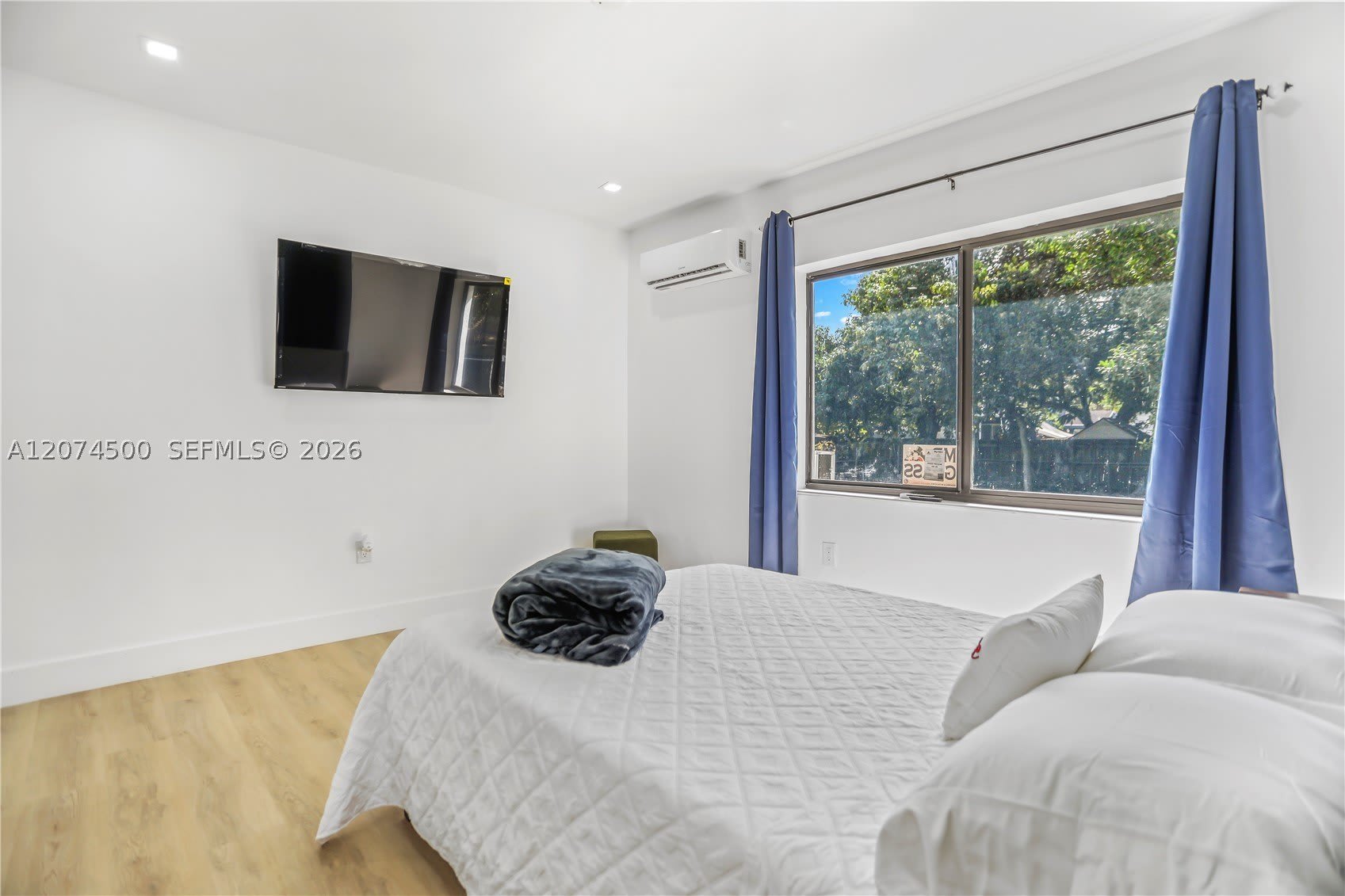1040 NW 35th St – photo 4