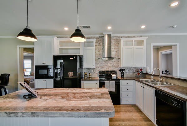 475 Netherland Ave – photo 5