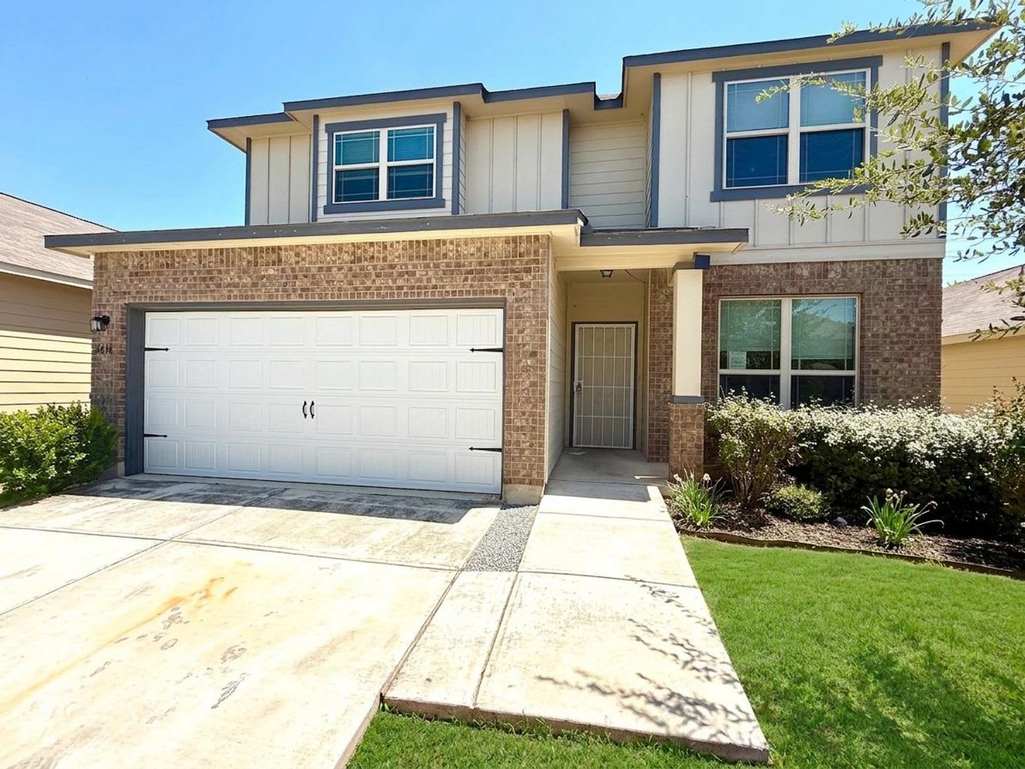 *MOVE IN SPECIAL* Comfort & Convenience – 2-Story Home with Fenced Backyard! – photo 1