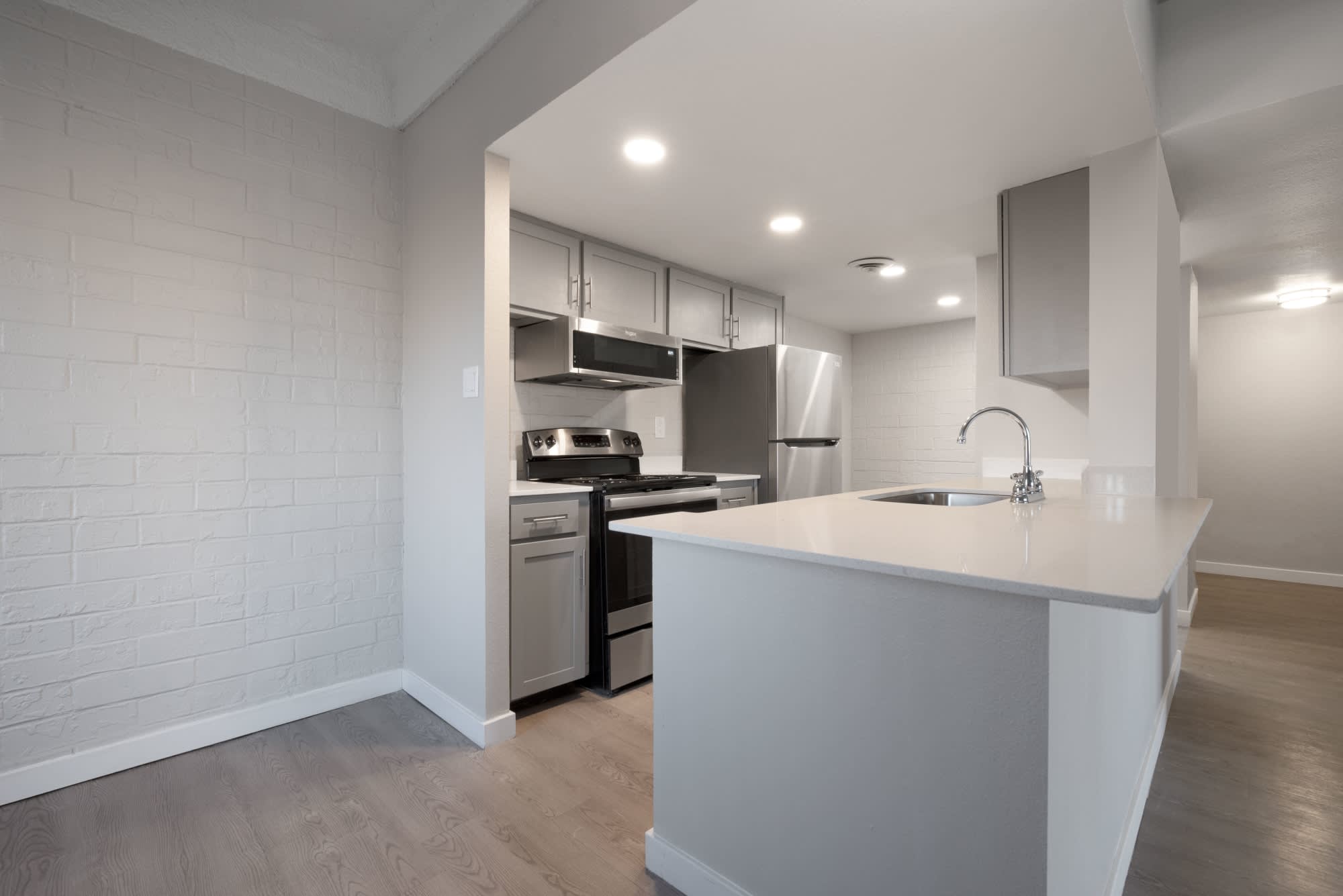 Uptown Square Apartments – photo 4