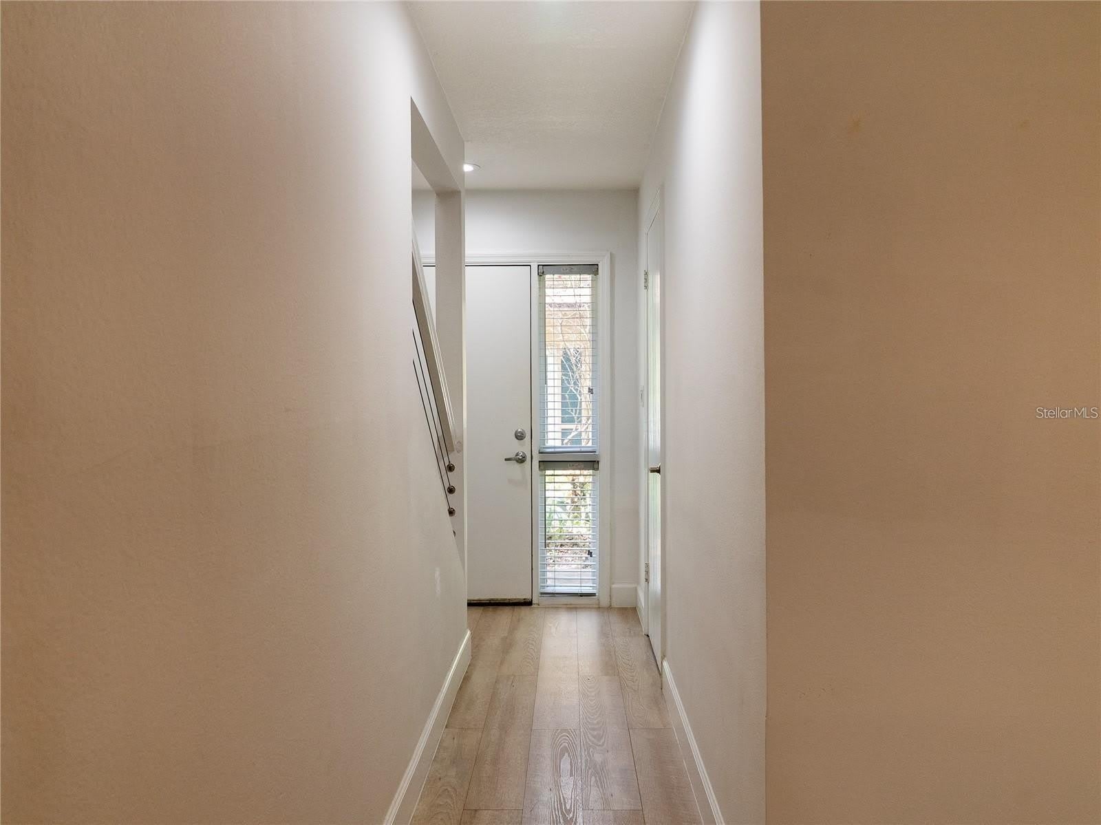 517 S SUMMERLIN Avenue – photo 2
