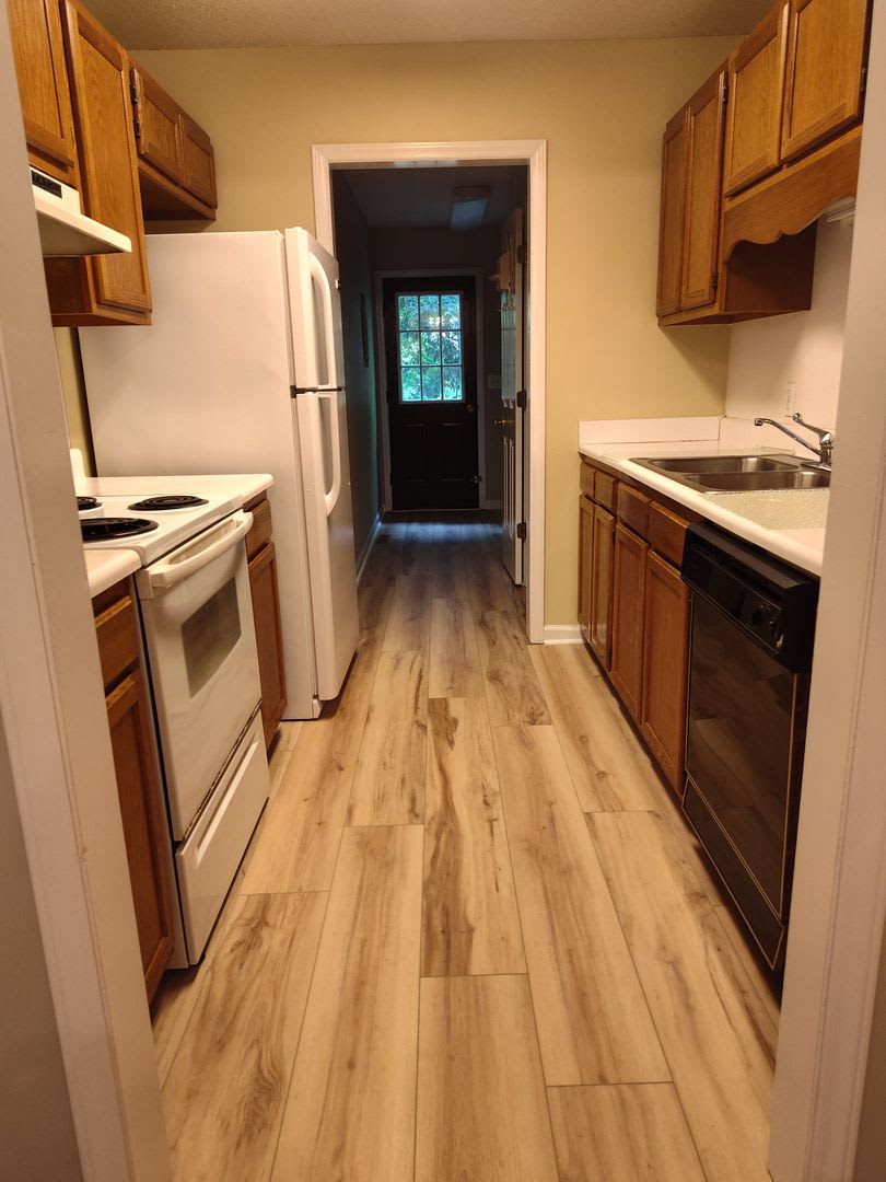 1228 Winslow Ave. – photo 5