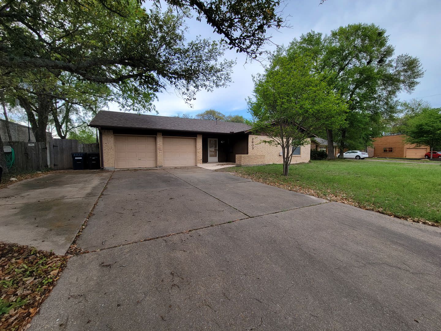 College Station 3 Bedroom 2 Bath 2 Car Garage House With Fenced In Back Yard – photo 2