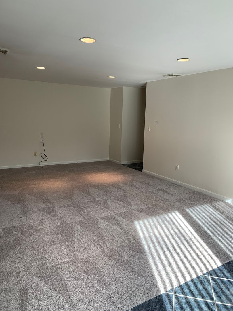Unique One Level Living In Desirable Londonderry Neighborhood 3 Bed 2 Bath – photo 5