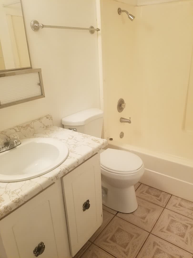 Three Bedroom Two Bath Home in Town! – photo 5