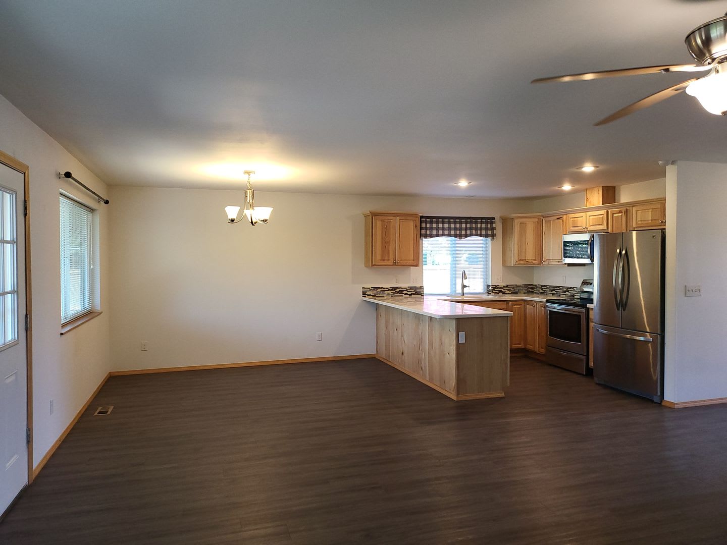 3 Bedroom 2.5 Bathroom in Napavine – photo 5