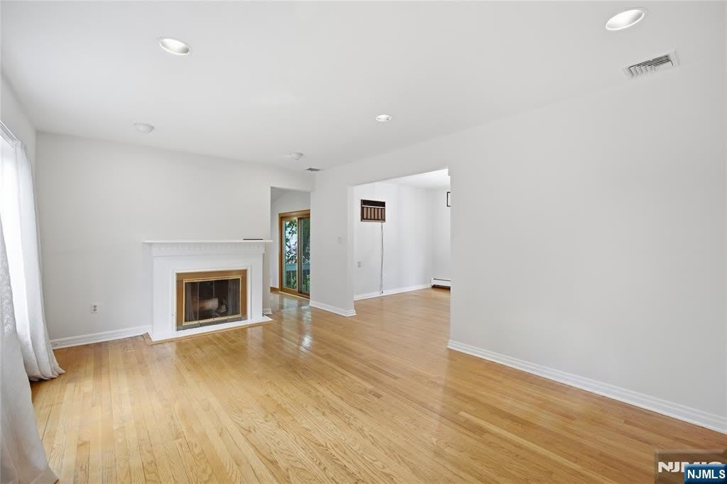 557 Monroe Court – photo 3