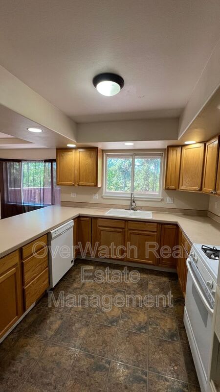 2412 Hillbrook Cir – photo 4