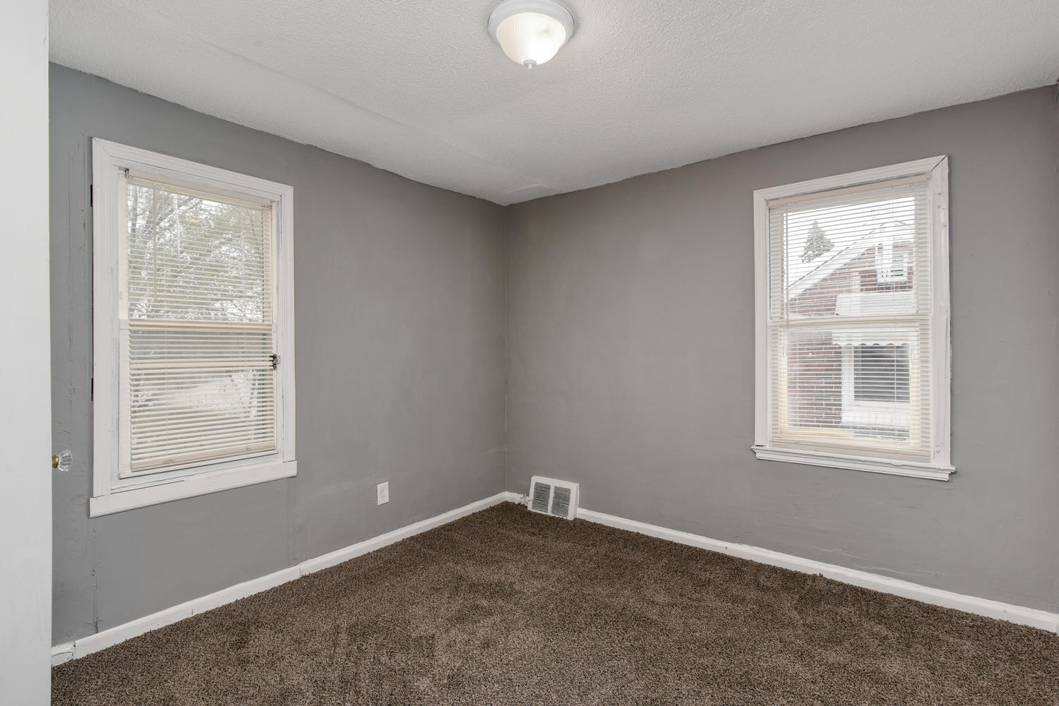10434 Merlin St – photo 5