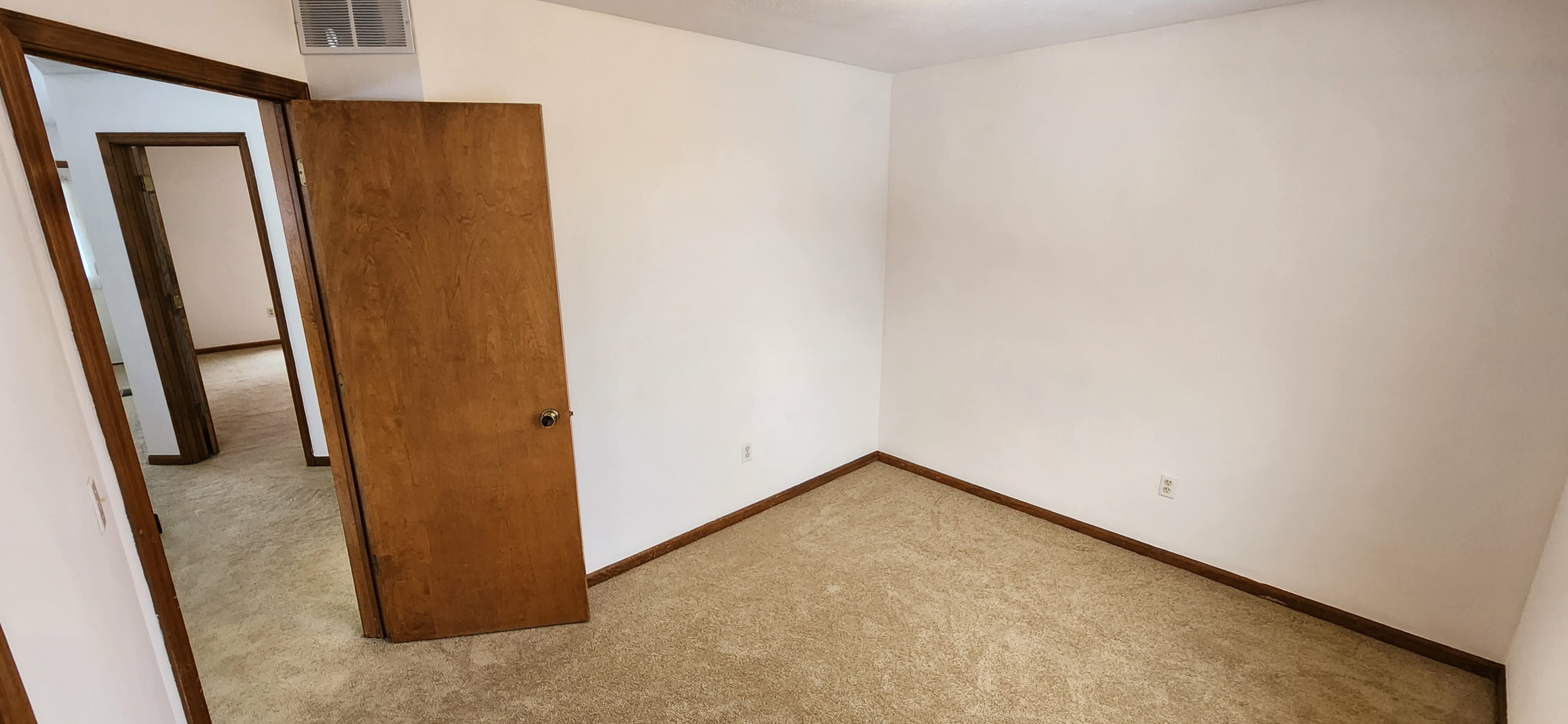 1216 Dale Court Northeast – photo 5