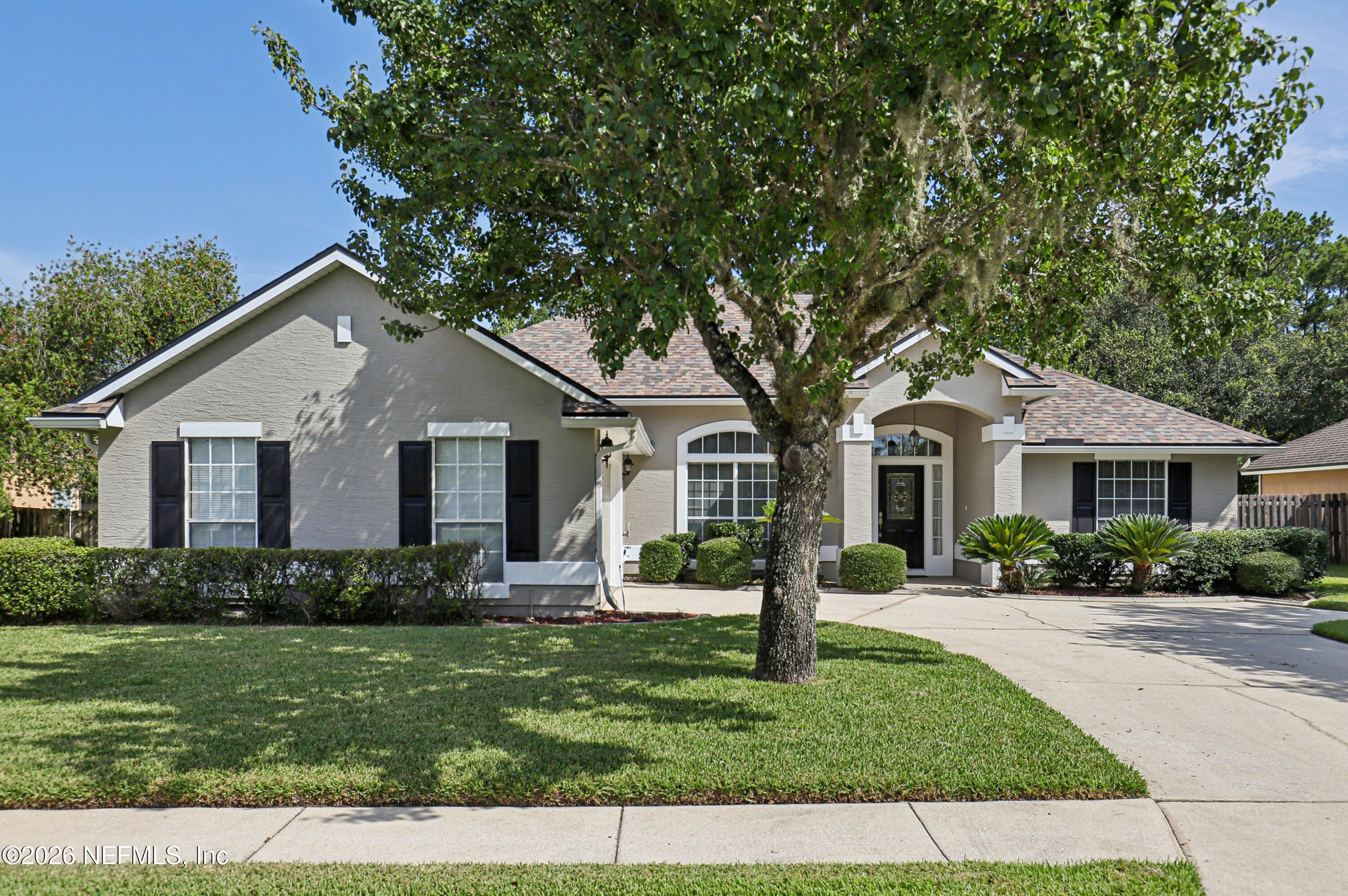 2070 THORNHILL Drive – photo 2