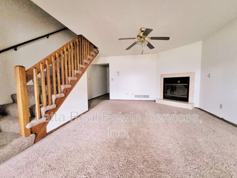 2104 Sw 8Th St – photo 4