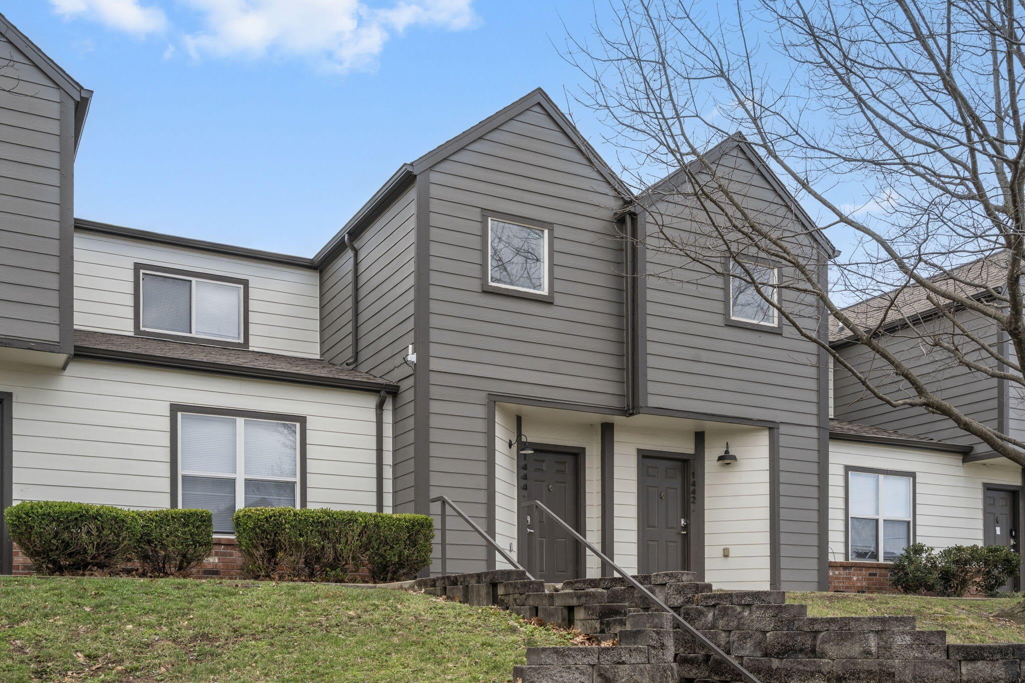1447 E Oakwood Lane – photo 3