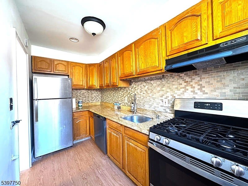 176 Millburn Ave – photo 3