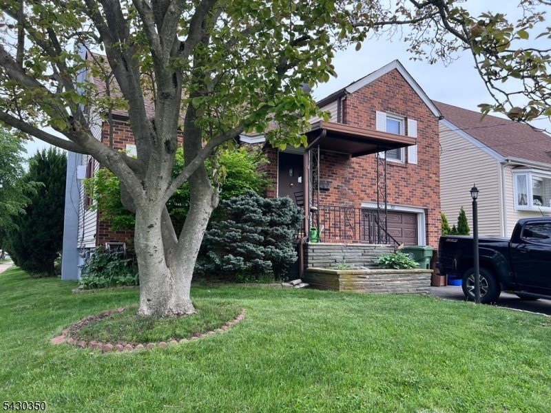 301 W Elm St – photo 2