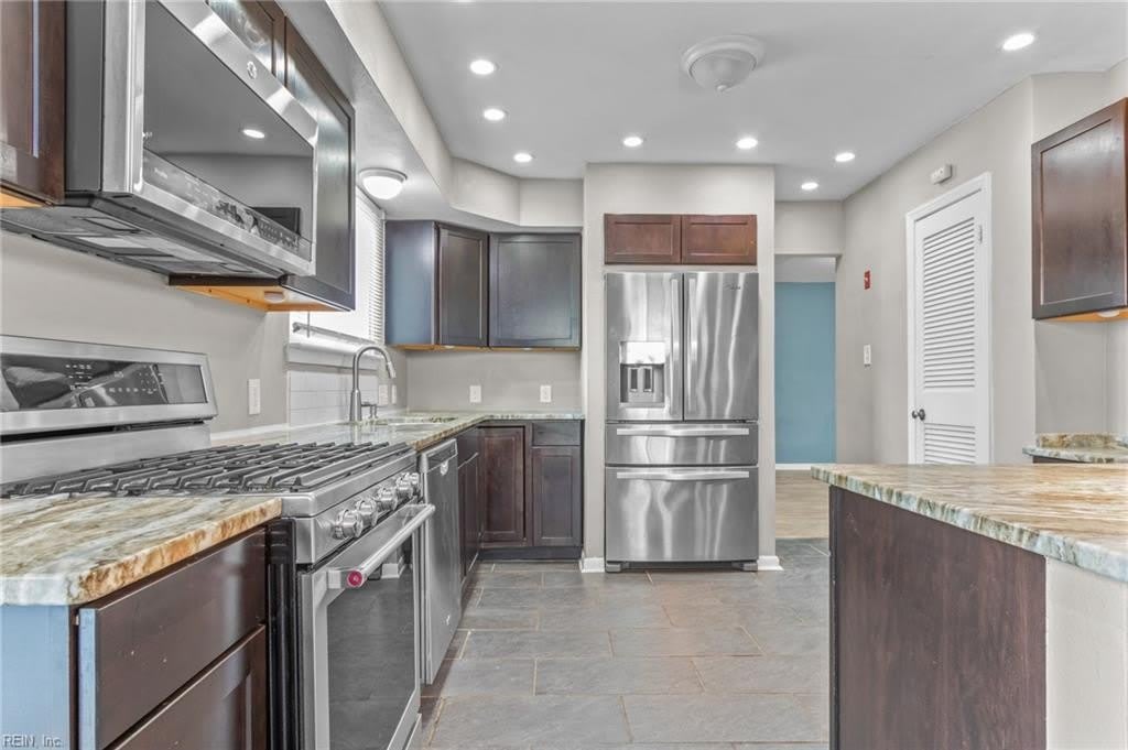 3220 Deer Park Drive – photo 1